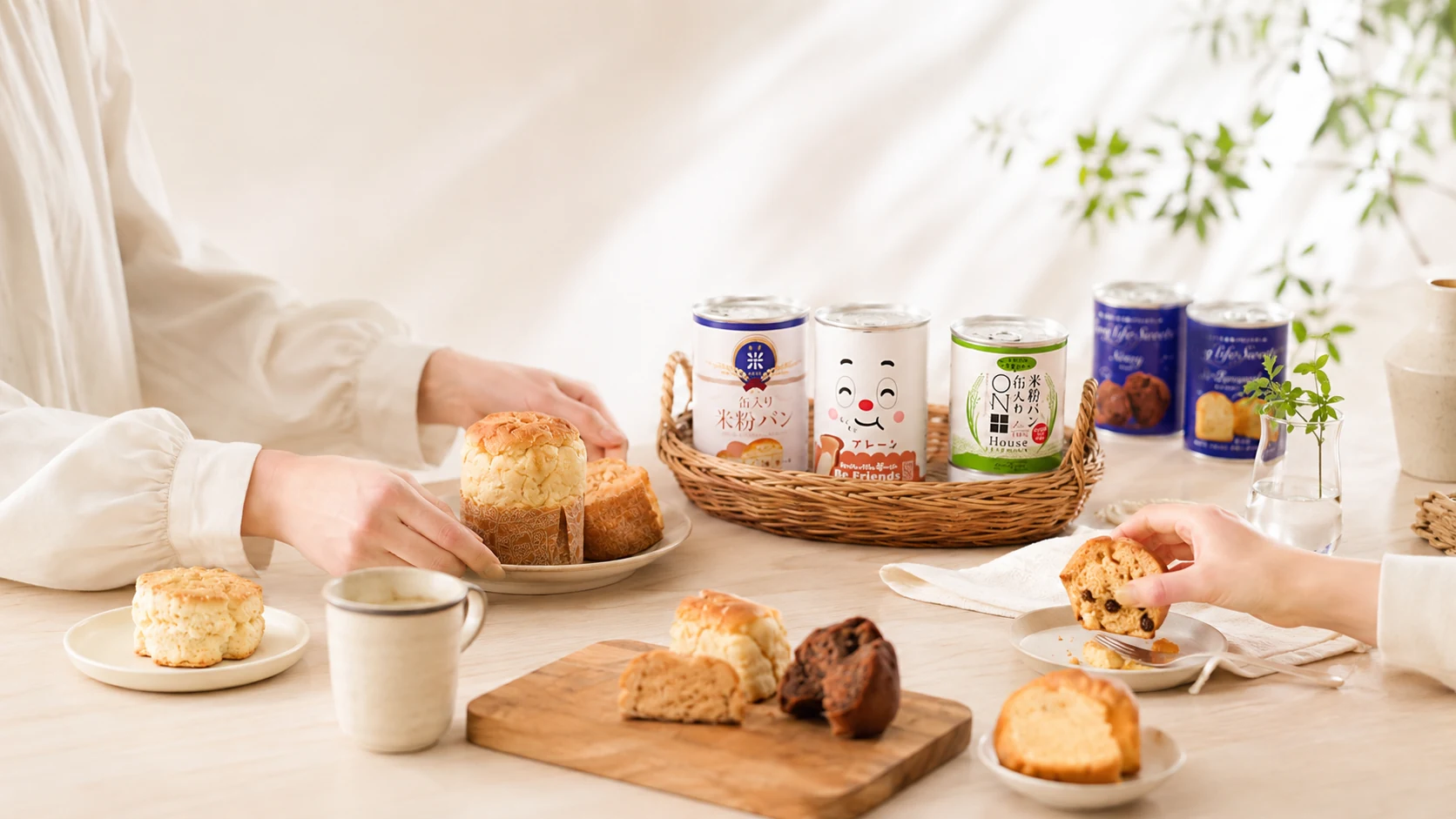 NEED YOUの缶入りパンと食品イメージ